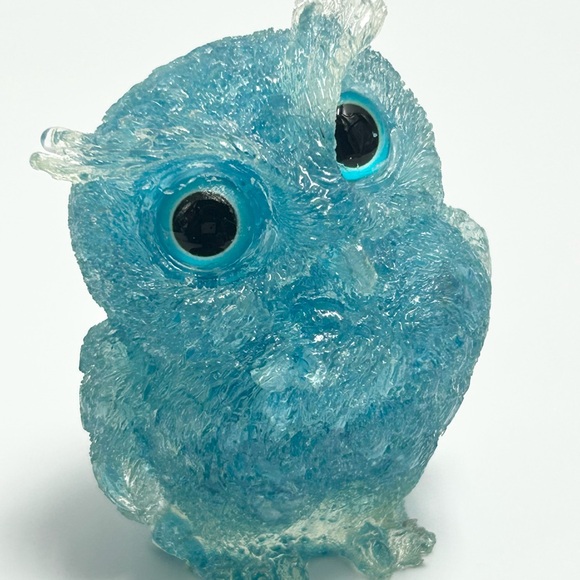 Natural crystal and resin Owl Figurine. PRICE IS FIRM! NO LOWBALL OFFERS! - Picture 7 of 10